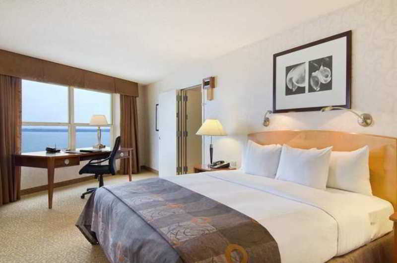 Hilton Madison Monona Terrace Hotel Room photo